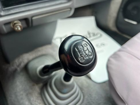 Used 1989 Toyota Pickup Deluxe image 15