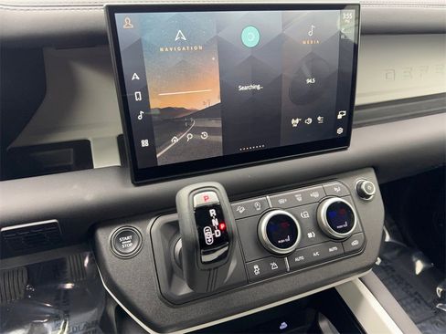 Used 2025 Land Rover Defender 110 S image 59