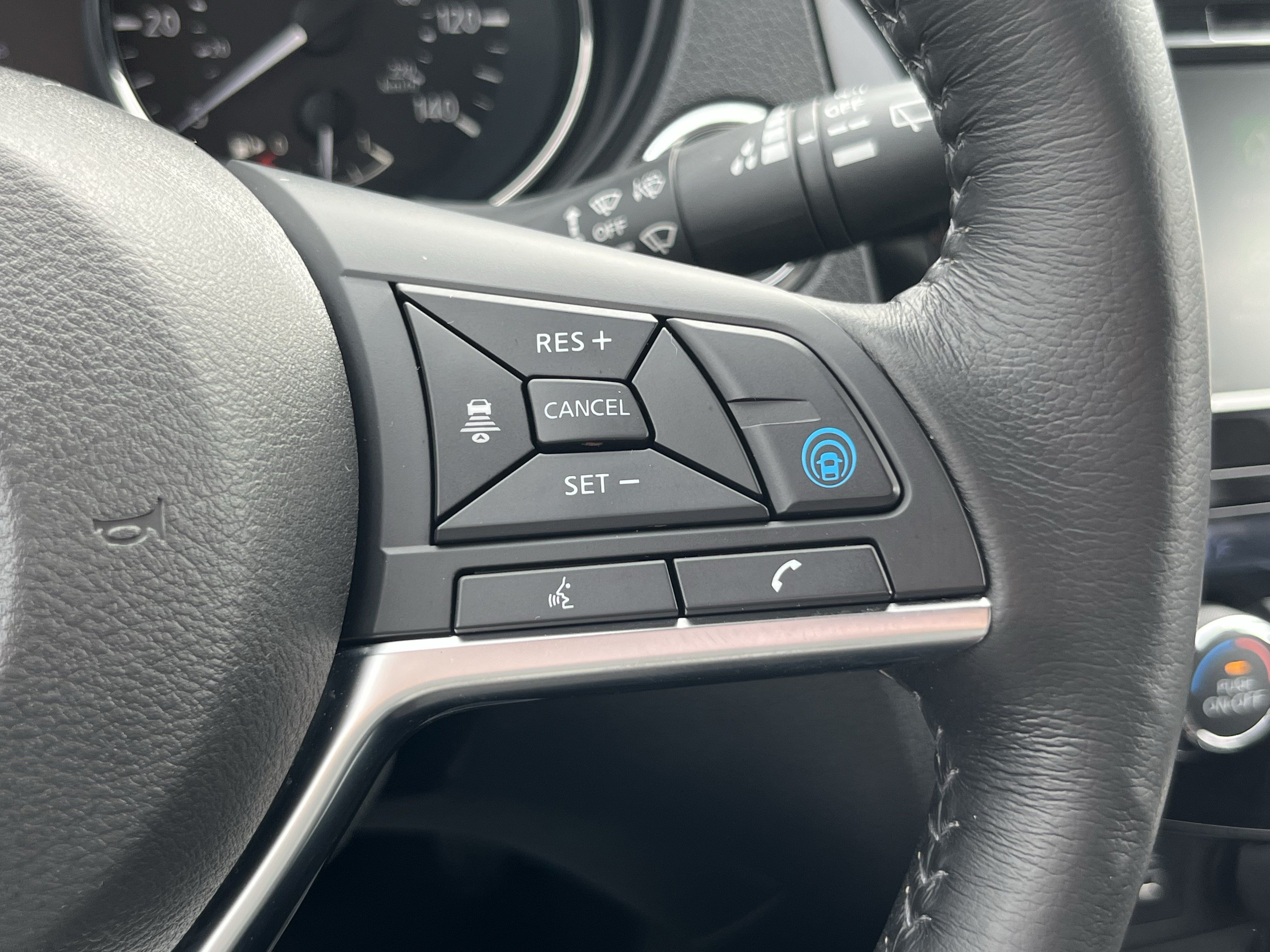 Used 2019 Nissan Rogue SV w/ Premium Package AWD/4WD image 26