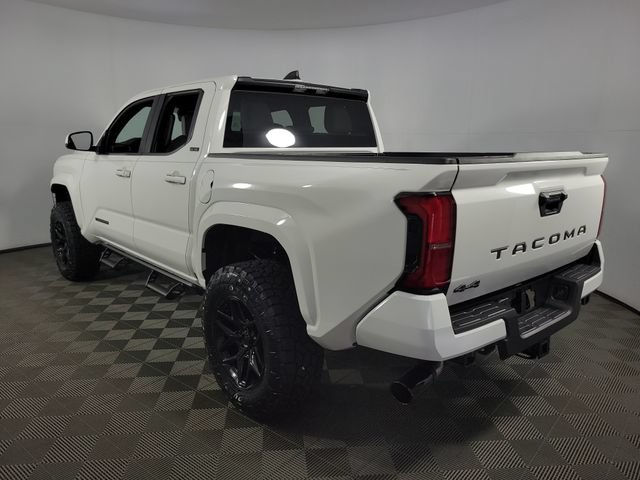 Used 2026 Toyota Tacoma SR5 AWD/4WD image 5