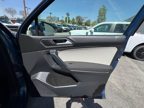 Used 2020 Volkswagen Tiguan S image 28