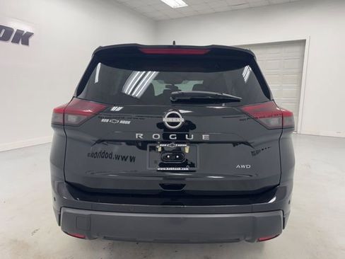 Used 2024 Nissan Rogue S AWD/4WD image 6