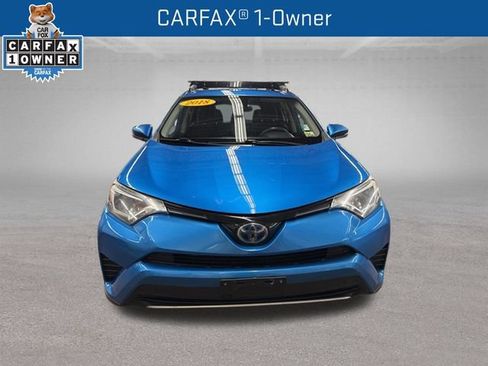 Used 2018 Toyota RAV4 LE AWD/4WD image 2