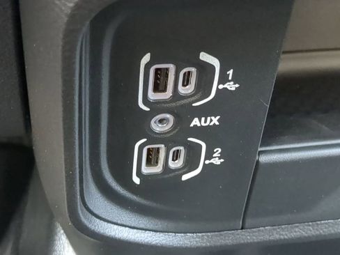 Used 2025 RAM 2500 Tradesman w/ Chrome Appearance Group image 21