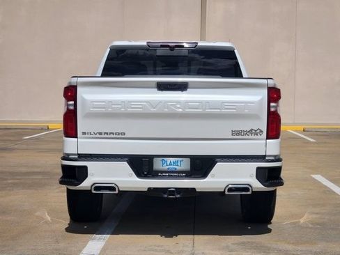 Used 2022 Chevrolet Silverado 1500 High Country w/ High Country Premium Package AWD/4WD image 6
