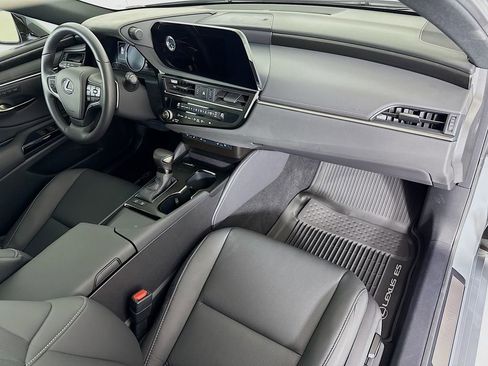 Certified 2025 Lexus ES 300h w/ Premium Package FWD image 17