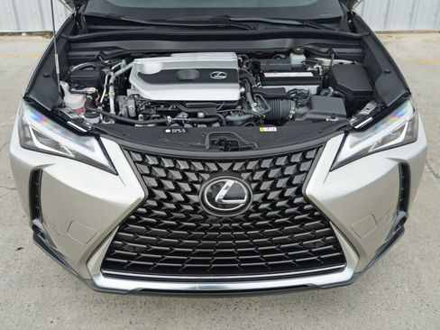 Used 2021 Lexus UX 200 image 7