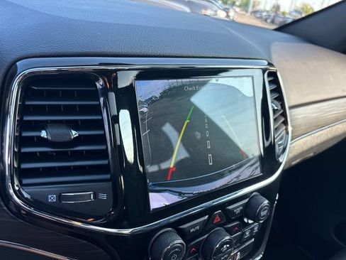 Used 2021 Jeep Grand Cherokee Limited w/ Sun & Sound Group AWD/4WD image 21