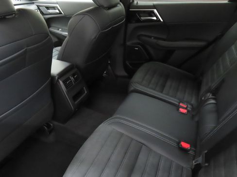 New 2026 Mitsubishi Outlander SE image 20