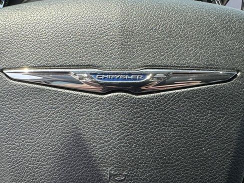 Used 2016 Chrysler Town & Country Touring w/ Driver Convenience Group FWD image 64