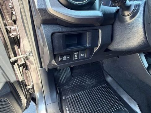 Used 2018 Toyota Tacoma TRD Off-Road w/ Technology Package AWD/4WD image 30