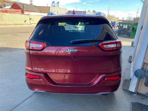 Used 2016 Jeep Cherokee Overland w/ Technology Group AWD/4WD image 7