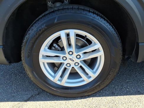 Certified 2023 Ford Explorer XLT image 8