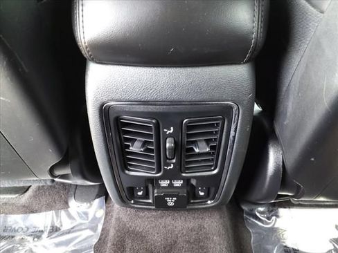 Used 2018 Jeep Grand Cherokee Limited AWD/4WD image 9