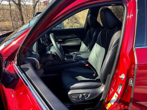 Certified 2025 Toyota Grand Highlander AWD Hybrid image 9