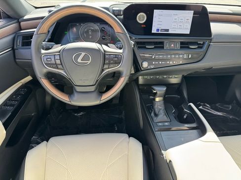 Used 2023 Lexus ES 300h w/ Accessory Package (Z2) image 16