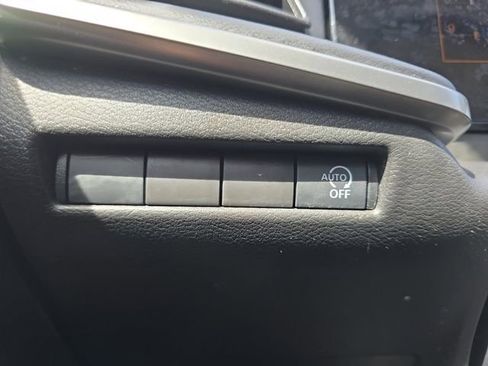 Used 2025 Nissan Kicks S image 10