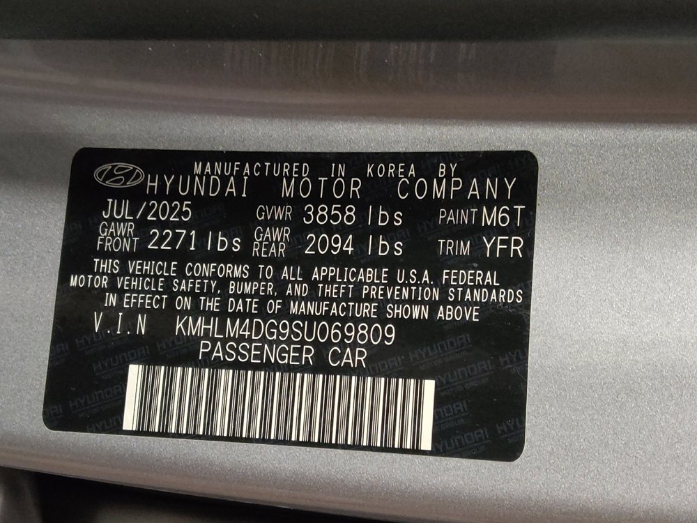 Used 2025 Hyundai Elantra Sport FWD image 33