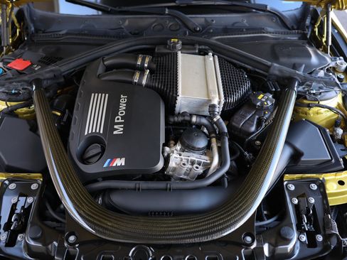 Used 2020 BMW M4 Coupe w/ Competition Package RWD image 22