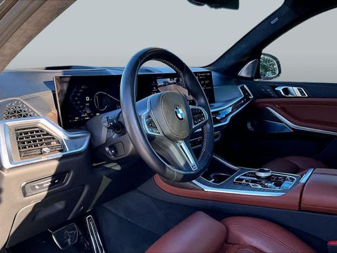 Used 2025 BMW X7 M60i AWD/4WD image 18
