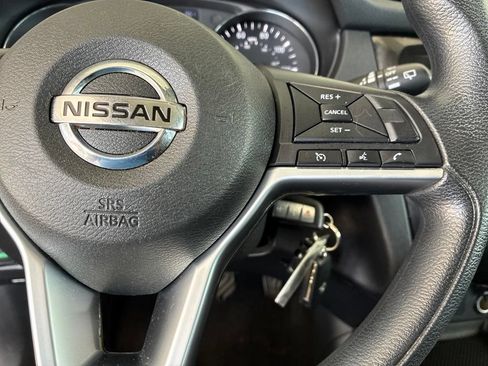 Used 2020 Nissan Rogue S FWD image 26