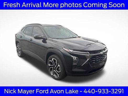 Used 2025 Chevrolet Trax RS w/ Sunroof Package image 1