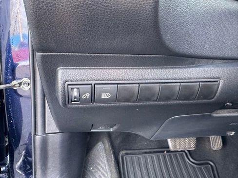 Used 2021 Toyota Corolla SE w/ SE Premium Package image 26