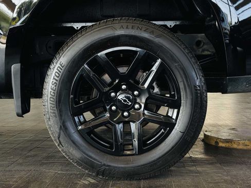 Used 2024 Chevrolet Silverado 1500 Custom w/ LPO, Dark Essentials Package AWD/4WD image 27