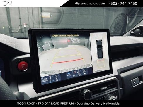 Used 2025 Toyota 4Runner TRD Off-Road Premium AWD/4WD image 35