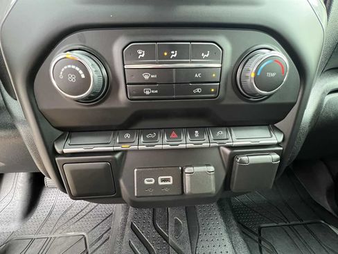 Used 2022 Chevrolet Silverado 1500 Custom w/ Safety Confidence Package AWD/4WD image 24