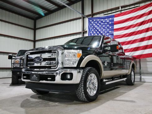 Used 2014 Ford F250 Lariat w/ Lariat Ultimate Package AWD/4WD image 3