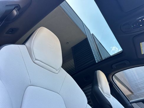 New 2026 Porsche Cayenne Coupe AWD/4WD image 19