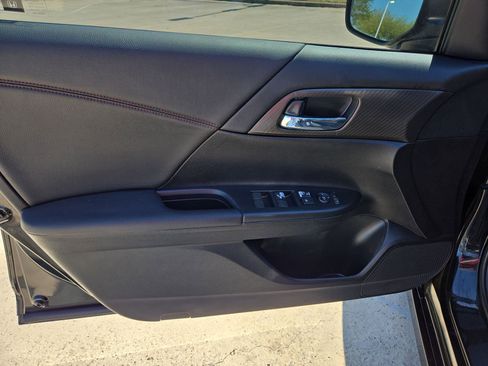 Used 2017 Honda Accord Sport Special Edition image 13