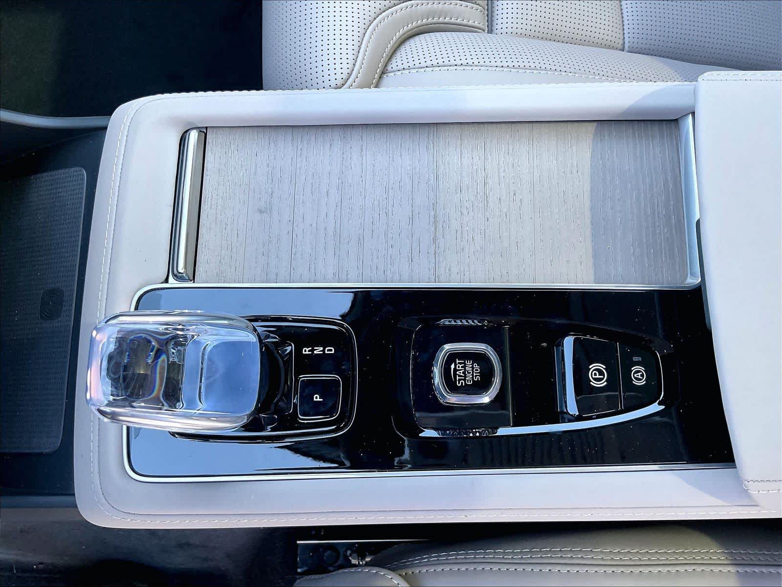 New 2027 Volvo XC90 T8 Ultra AWD/4WD image 10