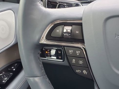 Used 2024 Lincoln Navigator Black Label image 17