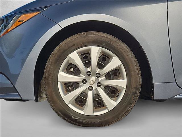 Used 2025 Toyota Corolla LE FWD image 29