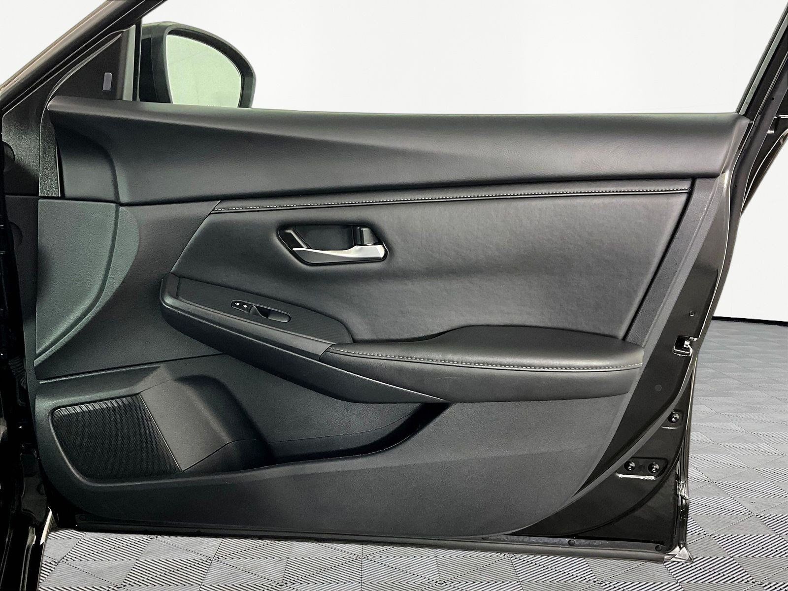 Certified 2025 Nissan Sentra SV FWD image 26