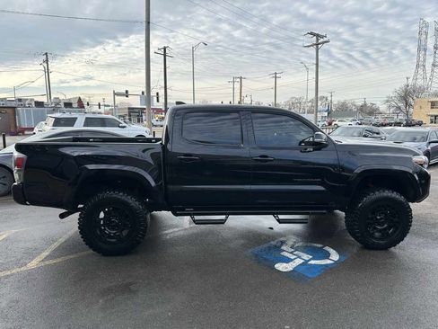 Used 2021 Toyota Tacoma TRD Sport image 4
