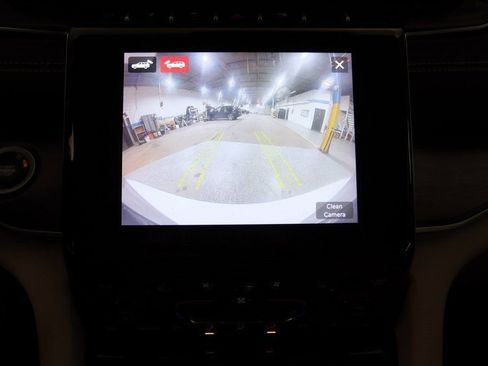 Used 2022 Jeep Grand Cherokee L Limited w/ Luxury Tech Group II image 26