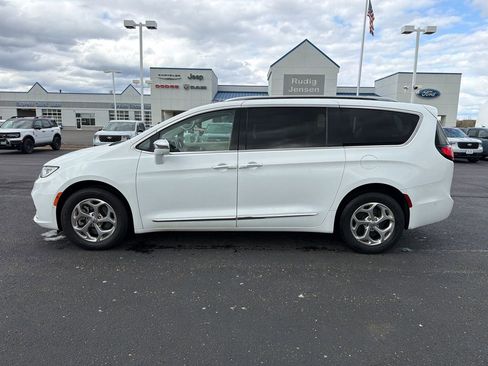Used 2021 Chrysler Pacifica Limited w/ Premium & Safety Sphere Group AWD/4WD image 2