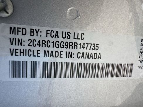 Used 2024 Chrysler Pacifica Limited FWD image 35