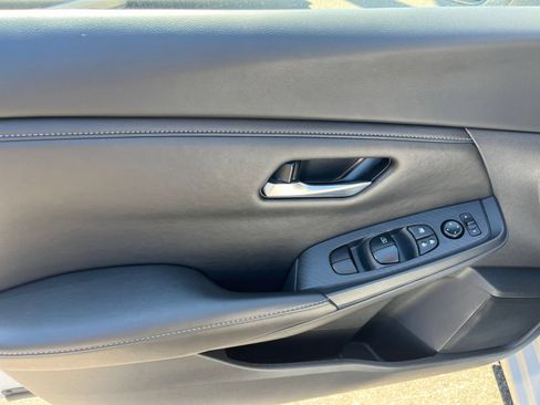 Used 2025 Nissan Sentra SV FWD image 15