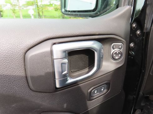 Used 2022 Jeep Wrangler Unlimited Rubicon w/ Xtreme Recon 35" Tire Package image 14