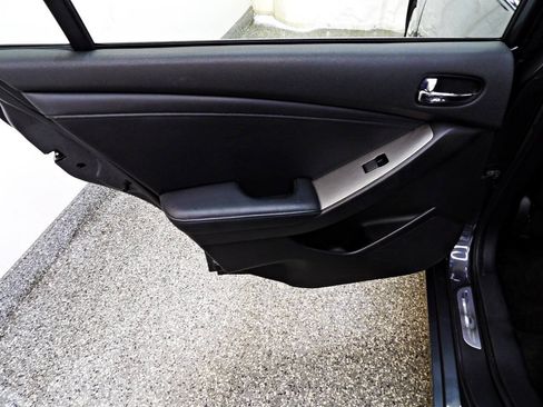 Used 2010 Nissan Altima 2.5 SL w/ SL Pkg FWD image 9