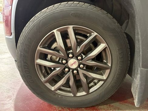 Used 2018 GMC Acadia SLT image 23
