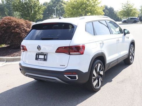 Used 2024 Volkswagen Taos SEL AWD/4WD image 3