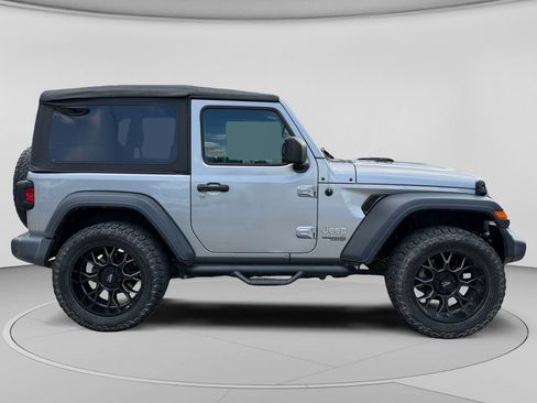 Used 2018 Jeep Wrangler Sport AWD/4WD image 2