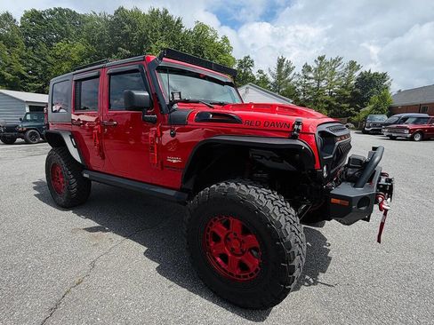 Used 2014 Jeep Wrangler Unlimited Sahara AWD/4WD image 8