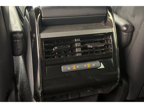 Used 2025 Land Rover Range Rover Sport SE AWD/4WD image 14