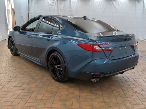 Used 2025 Toyota Camry SE FWD image 5